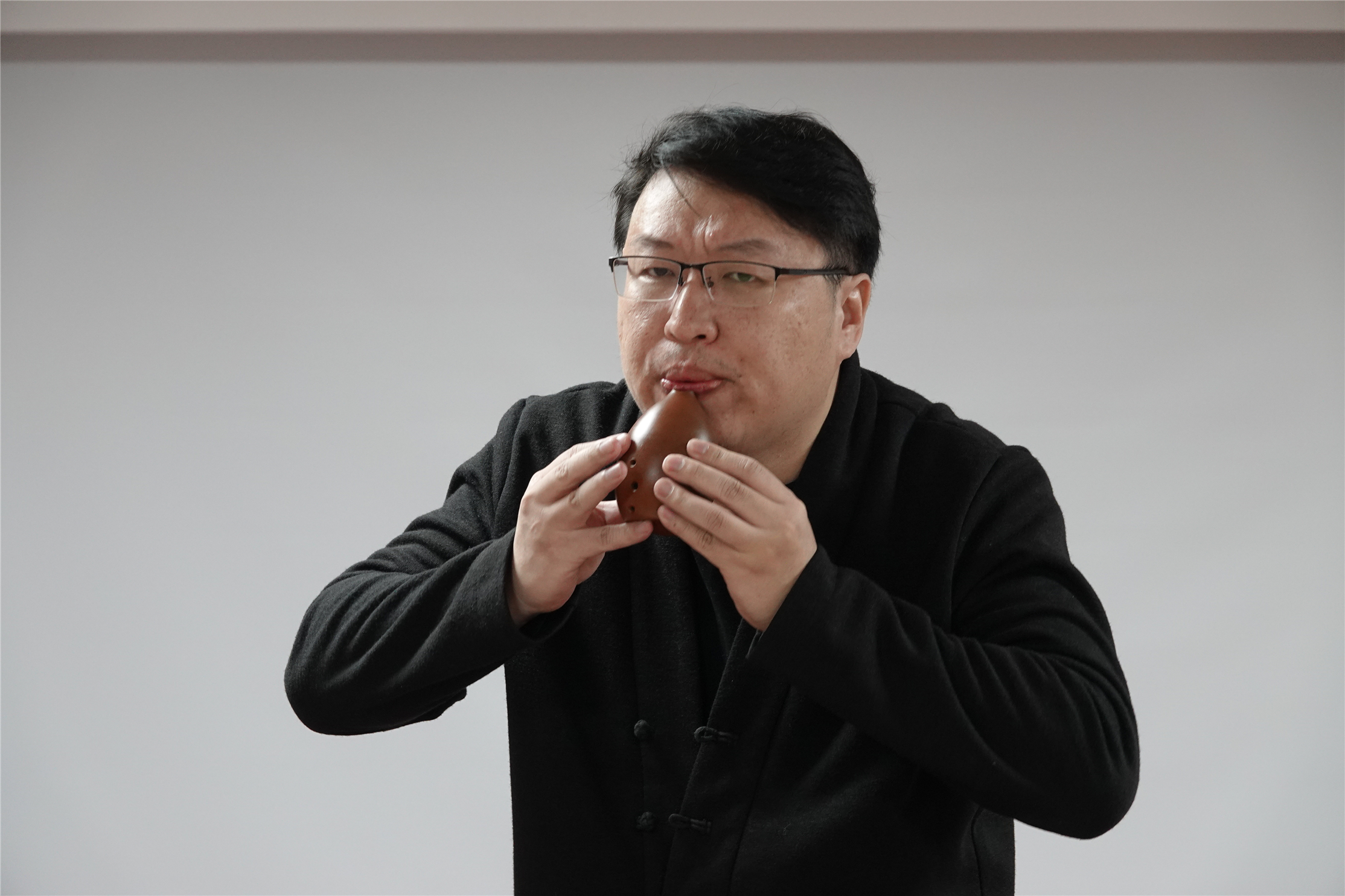 古埙《故土》表演者：赵亮，中国厦门大学艺术学院民乐教研室主任、福建省非遗古埙代表性传承人