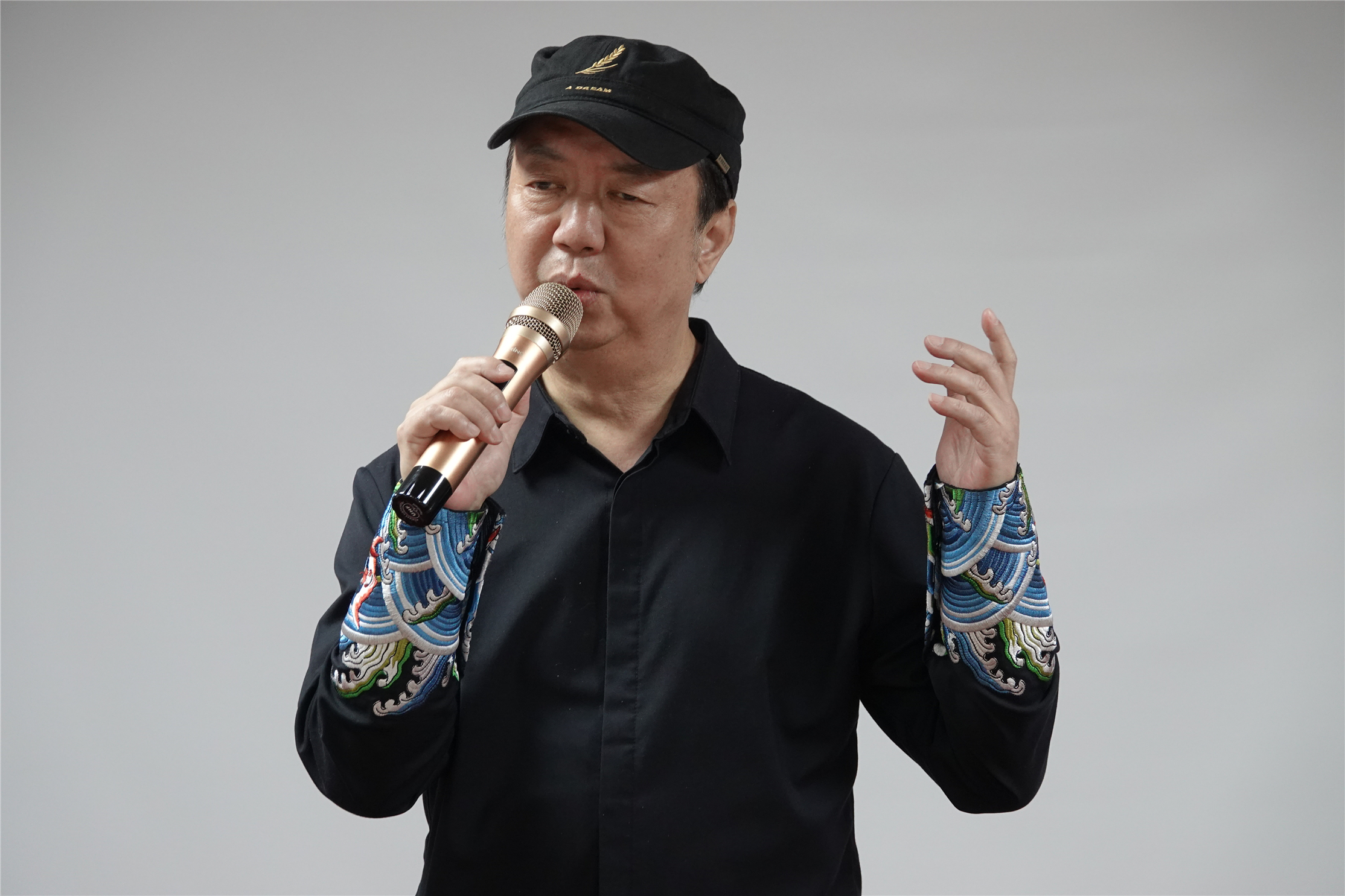《船行中国》朗诵者：彭鹭，中国福建省孟子文化发展促进会副会长、厦门市朗诵学会会长