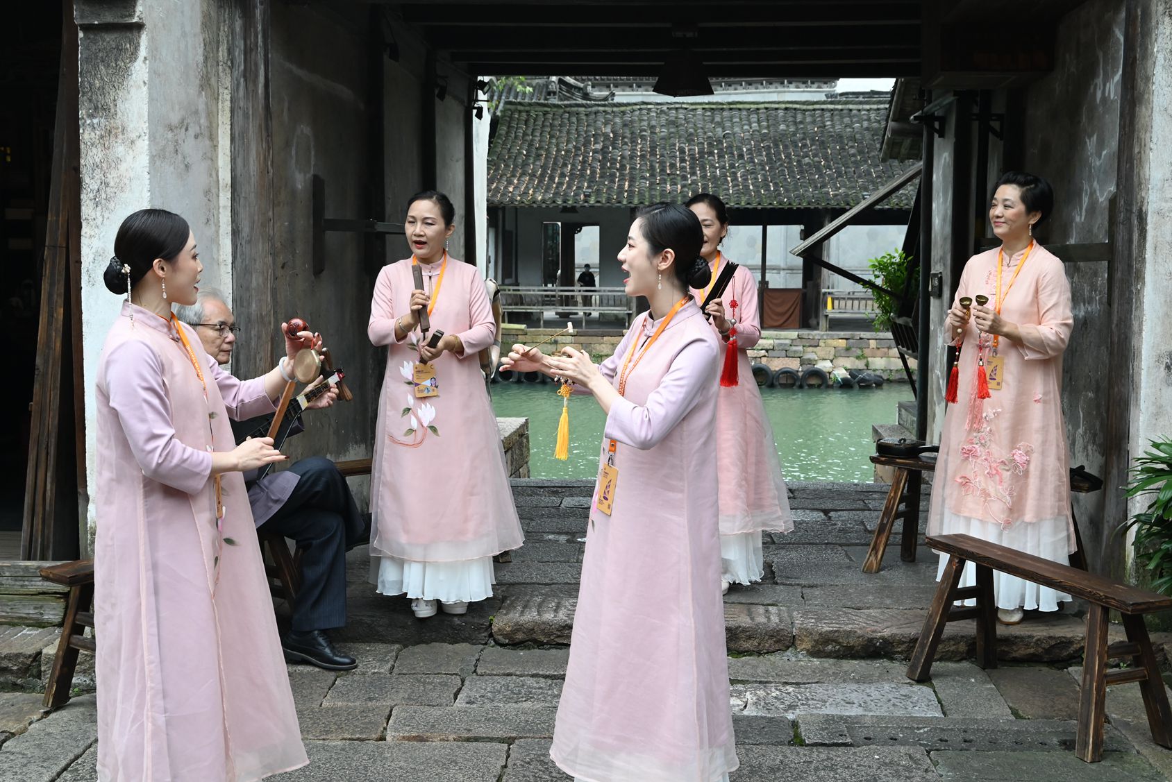 南音表演唱《 风打梨》中国第八届乌镇戏剧节古镇嘉年华