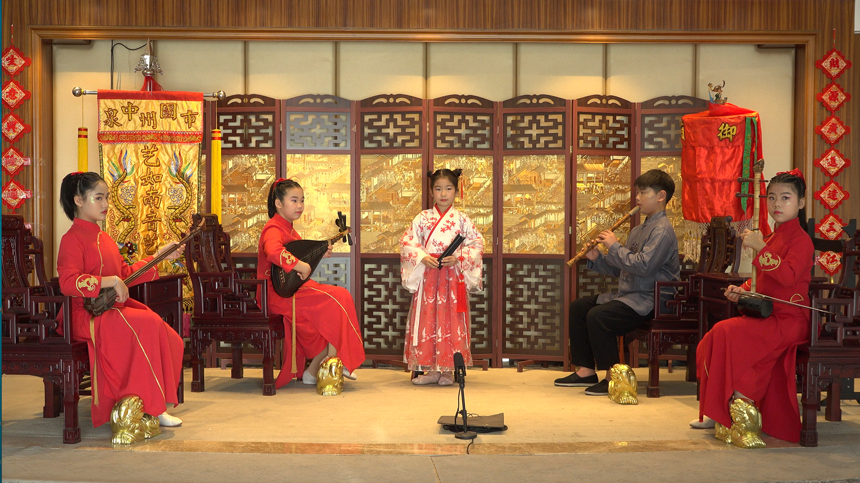 南音《直入花园》表演单位：中国泉州市艺如南音艺术团、泉州台商区南音协会