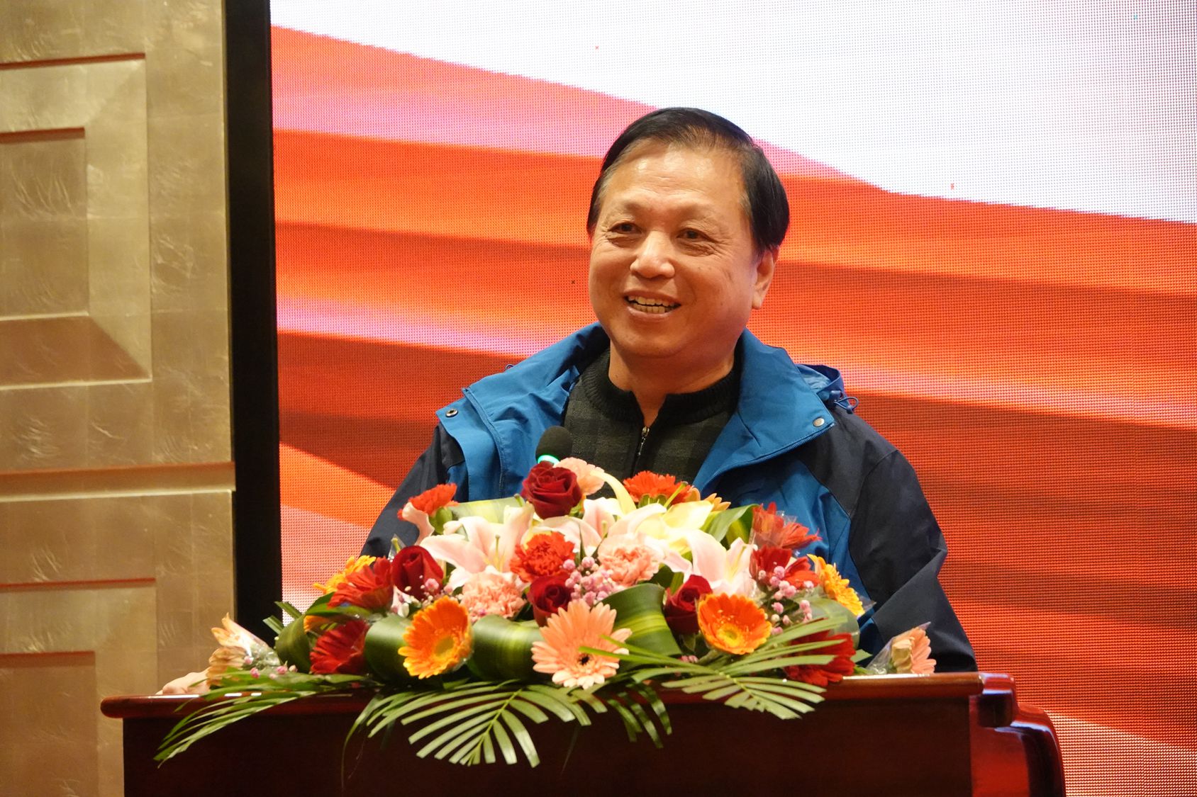 泉州市南音艺术家协会主席谢万智在泉州市南音艺术界宣传贯彻全国第十一次文代会精神会议上讲话