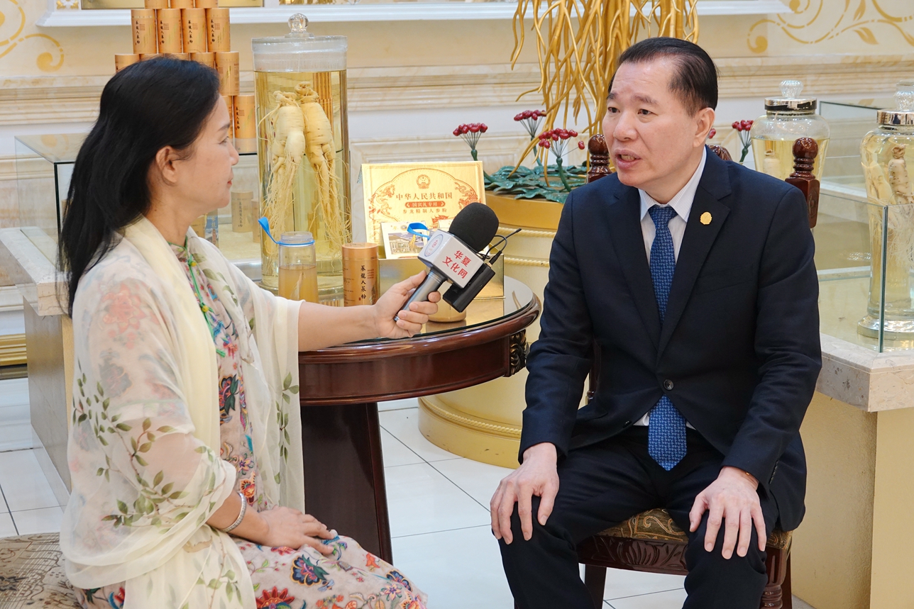 马来西亚参龙集团董事长谢龙飞接受中国华夏文化网记者林素梅专访