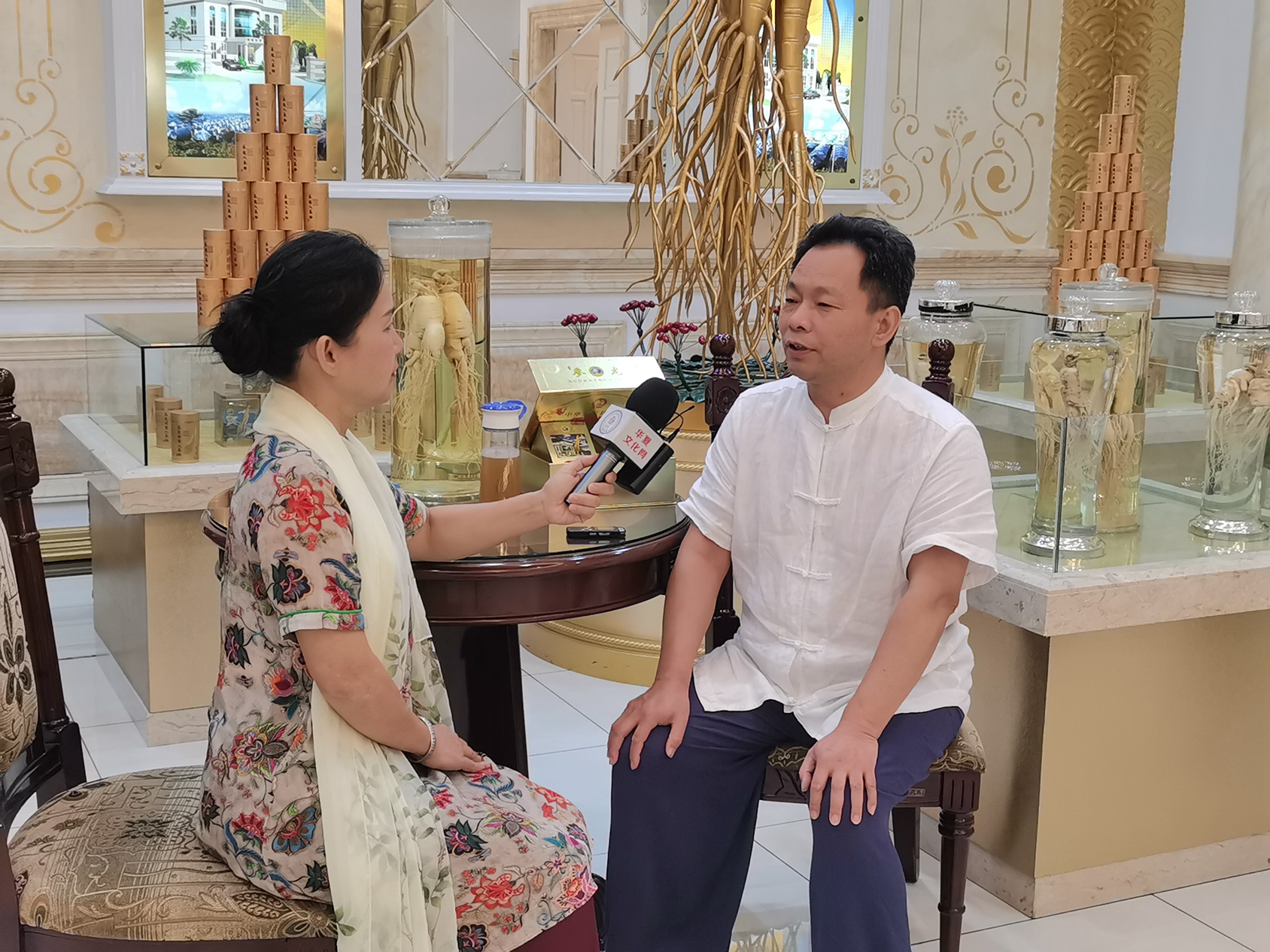 马来西亚参龙集团高级文化顾问徐晓生接受中国华夏文化网记者林素梅专访